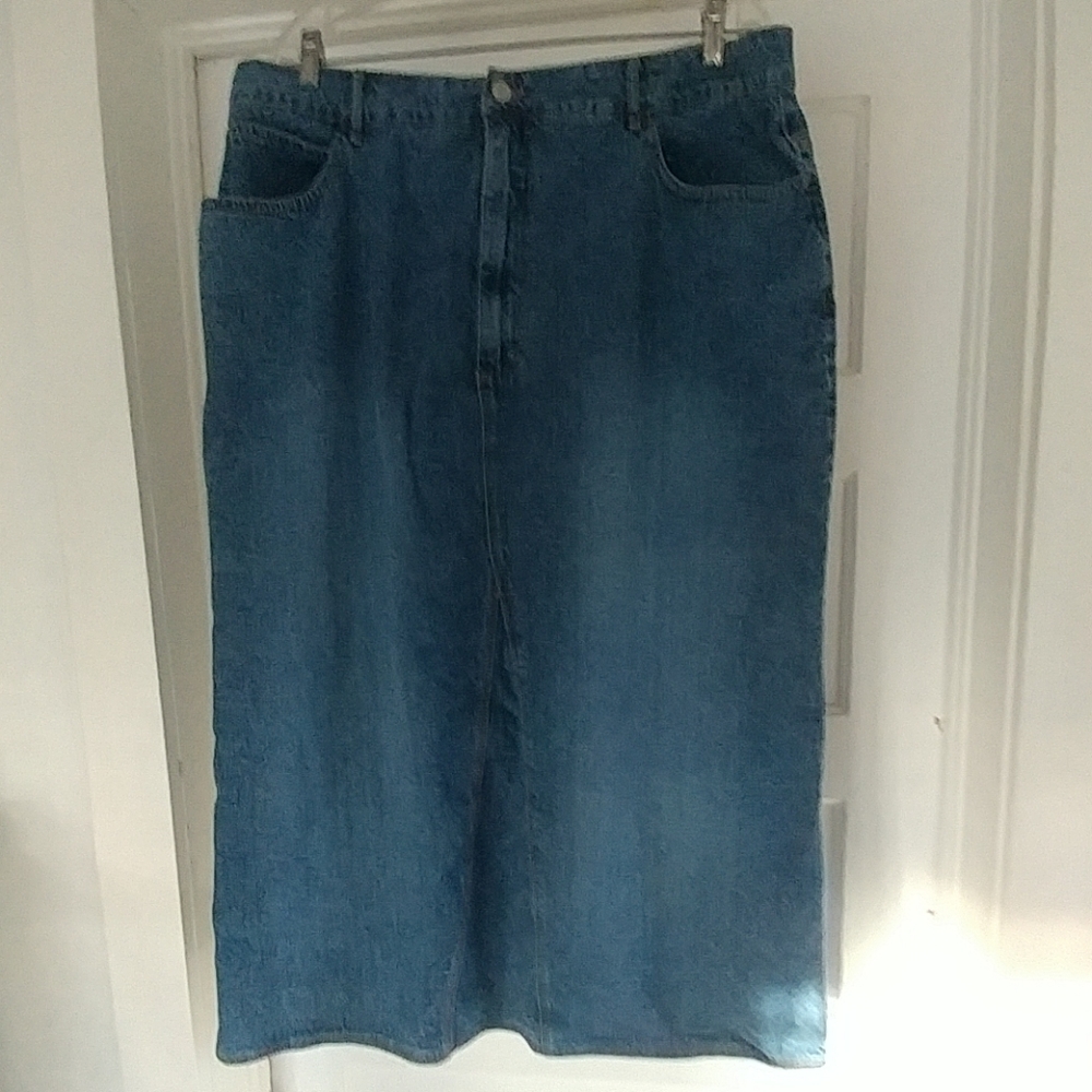 🐢St. John Bay Woman - denim skirt